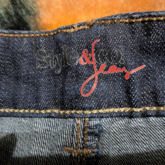 ~NWOT Women's Jeans - Picture 4 of 5